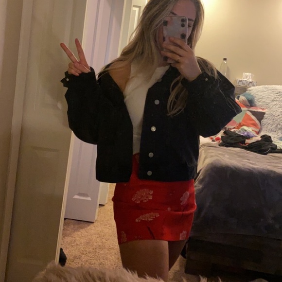 Meet your Posh Ambassador ⭐️, V - Picture 6 of 8